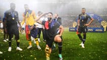 Adil Rami avec la Coupe du monde