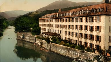 Une vieille photo de l'établissement Bétharram dans les Pyrénées-Atlantiques.