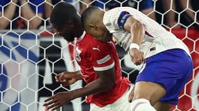 Kylian Mbappé se casse le nez lors de France-Autriche