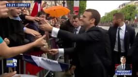 Le premier bain de foule de Macron, intronisé Président officiellement 