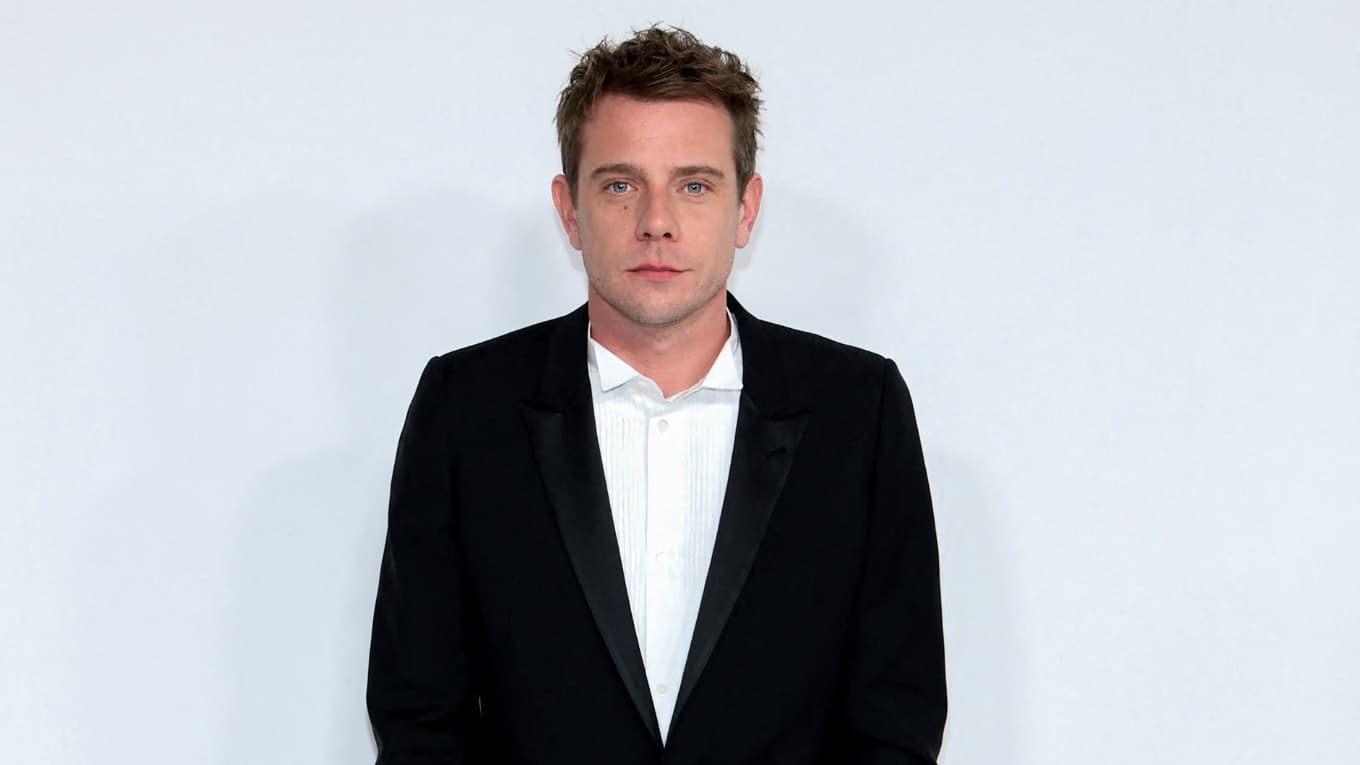 Entre héritage et cadence infernale à tenir, ces défis qui attendent jonathan anderson chez dior
