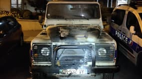 Un véhicule de police a été incendié dans la nuit de mardi à mercredi.