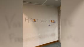 Plusieurs tags antisémites, racistes et nazis ont été retrouvés sur les murs d'un bâtiment de l'université de Caen jeudi 5 octobre 2023. 