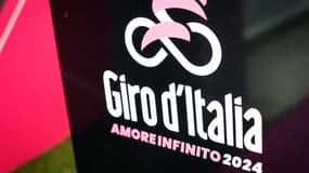 Illustration du Tour d'Italie avec le logo du Giro 2024
