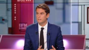Gabriel Attal, porte-parole du gouvernement, sur le plateau de BFM Politique le dimanche 19 septembre 2021.