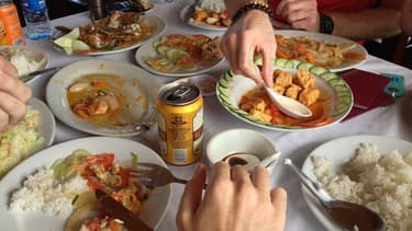 Les particuliers comme les restaurateurs jettent trop de nourriture dans les poubelles.