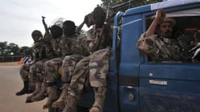 Armée malienne rentrant à Ansongo au sud de Gao
