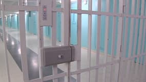 Une juge d'instruction a ordonné la libération d'un détenu de la prison de Bois-d'Arcy à cause de ses mauvaises conditions de détention.