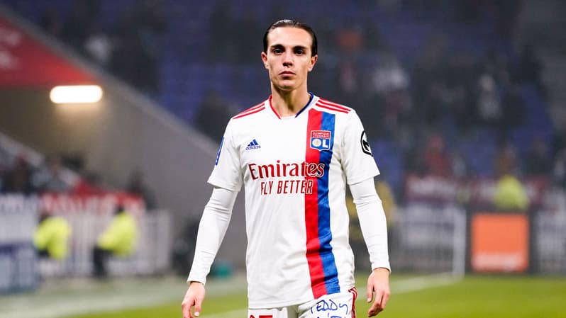Maxence Caqueret avec l'Olympique Lyonnais, décembre 2021