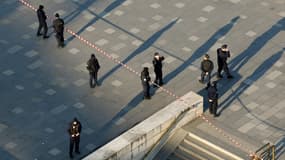 Des policiers ont établi un périmètre de sécurité gare d'Austerlitz à Paris le 3 février 2025