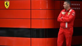 Un membre de l'équipe Ferrari