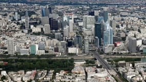 Le quartier d'affaires déploie outre-Manche une campagne de communication pour attirer vers des activités à haute valeur ajoutée jusqu’ici basées à Londres.