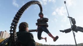 Alfred Molina et Tom Holland dans "Spider-Man No way Home"