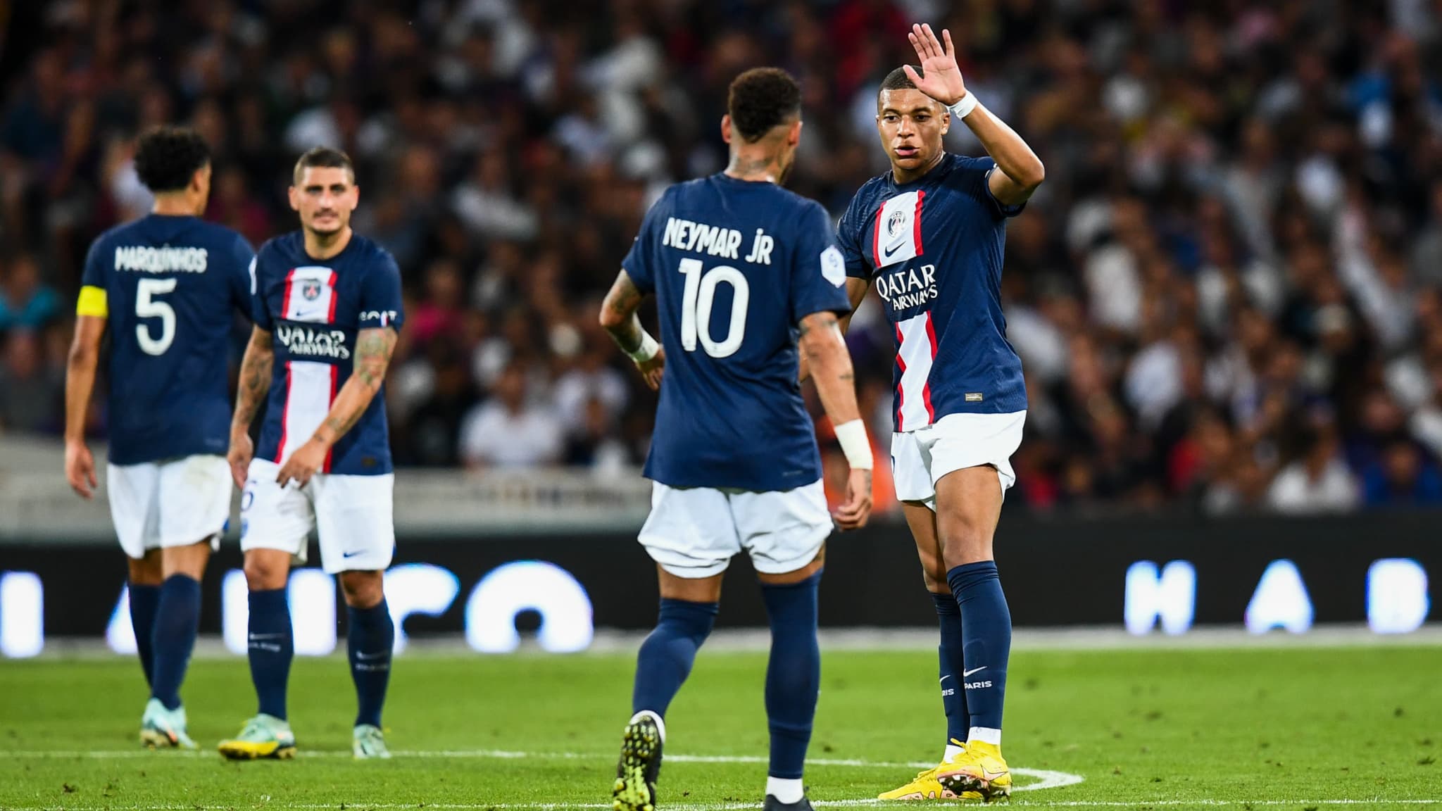 PSG - Drapeau Logo Paris Saint-Germain Officiel - Bleu aille