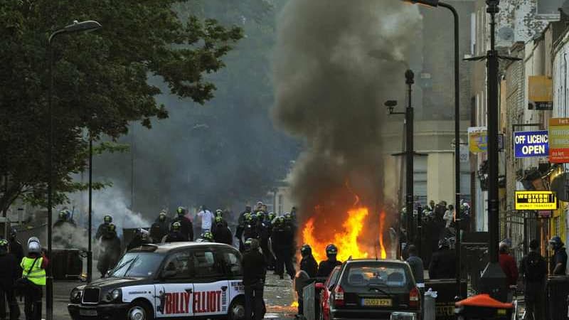 A un an des JO, Londres est en proie à de graves violences