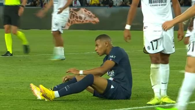 Mbappé fait la tête mais vient pourtant de marquer son premier but de la saison lors de PSG-MHSC, le 13 août 2022