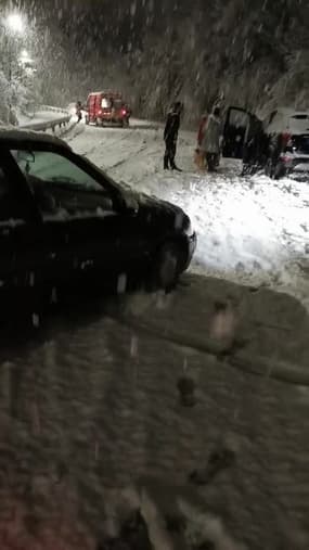 Neige voiture patinage - Témoins BFMTV