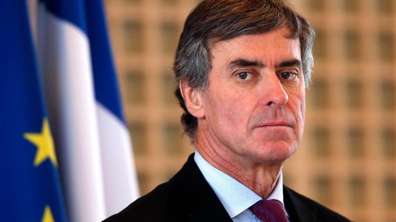 Didier Bottge, l'avocat genevois de Jérôme Cahuzac, a qualifié lundi de "non-sens" l'idée que le compte de Jérôme Cahuzac à l'UBS et Reyl & Cie ait pu abriter des millions d'euros et non 600.000, avant son transfert à Singapour. /Photo prise le 23 janvier