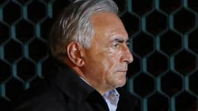 La comparution de Dominique Strauss-Kahn en audience préliminaire devant un tribunal pénal de Manhattan a été reportée à lundi, le temps de procéder à des examens corporels médico-légaux. /Photo prise le 15 mai 2011/REUTERS/Mike Segar