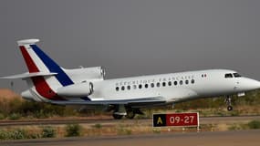 Le Falcon 7X relève de l'Escadron de transports 60 qui dépend du ministère de la Défense.