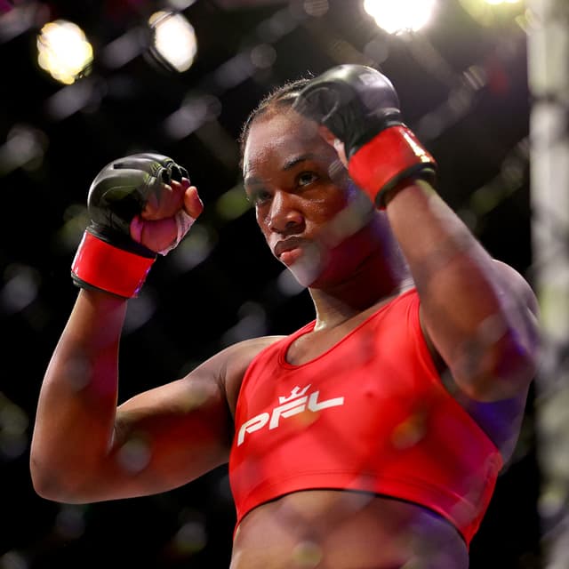 Claressa Shields lors de son premier combat de MMA en juin 2021