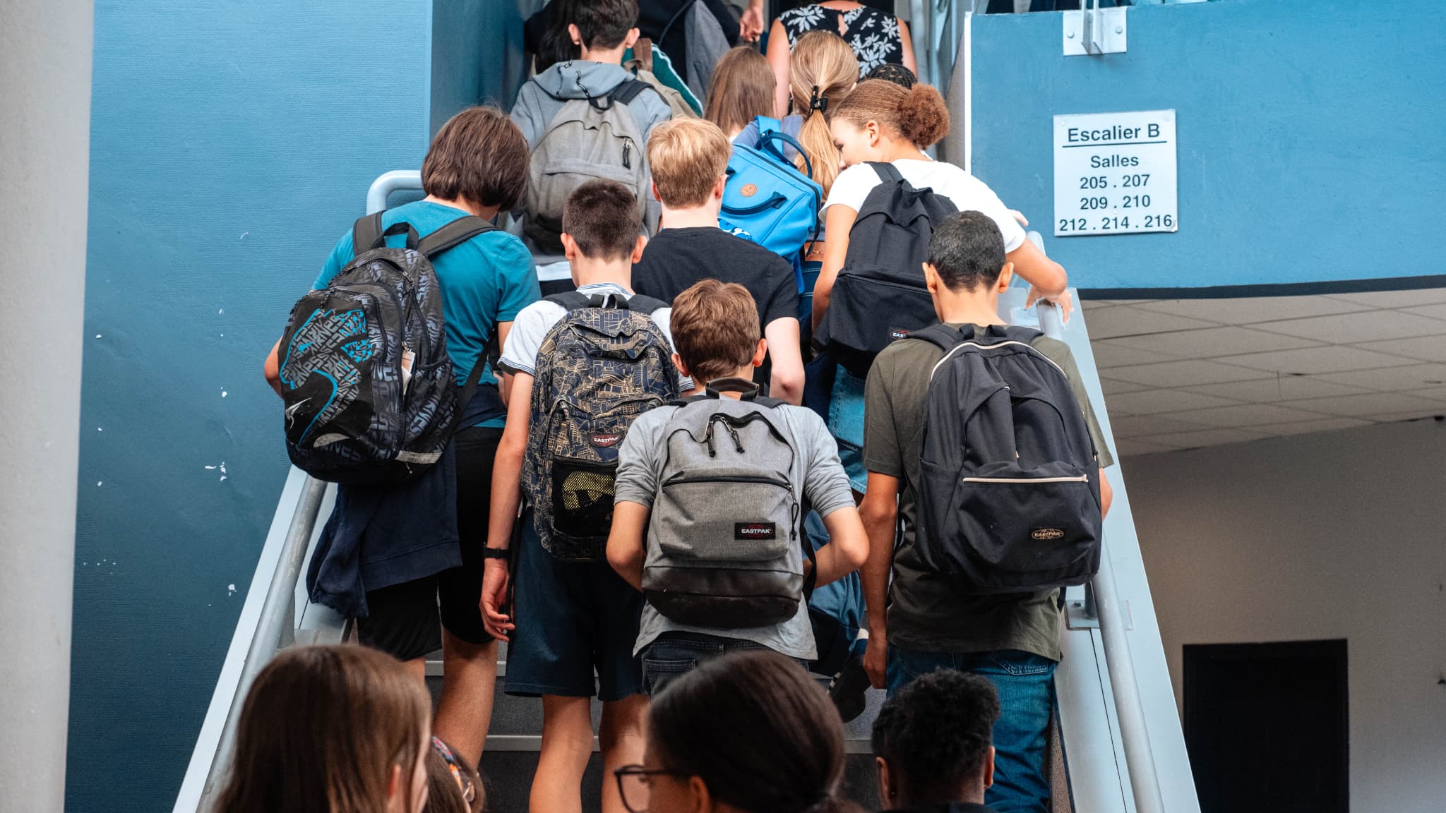 "ÇA S'ANNONCE PIRE QUE L'ANNÉE DERNIÈRE": UNE RENTRÉE 2025 ENCORE MARQUÉE PAR LA PÉNURIE DE PROFESSEURS