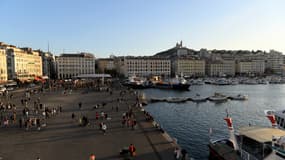 Le vieux port de Marseille, qui attire de nombreux touristes.