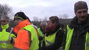 Des gilets jaunes à un barrage