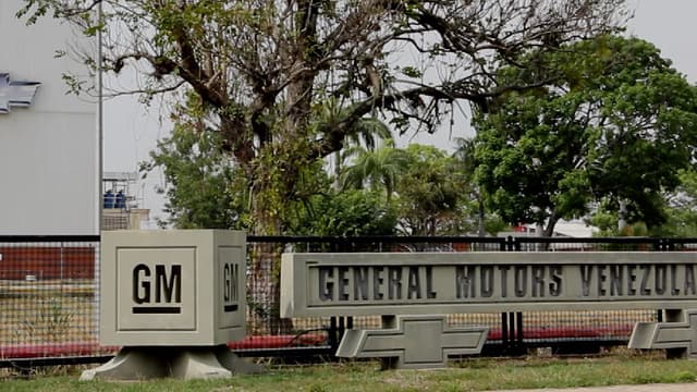 Vue extérieure de l'usine General Motors de Valencia saisie par les autorités vénézuéliennes. 