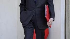 Dans le Journal du Dimanche, le ministre de la Culture, Frédéric Mitterrand, affirme que la taxation à l'Impôt sur la fortune (ISF) des oeuvres d'art entraînerait l'effondrement du marché de l'art. La commission des Finances de l'Assemblée nationale a ado