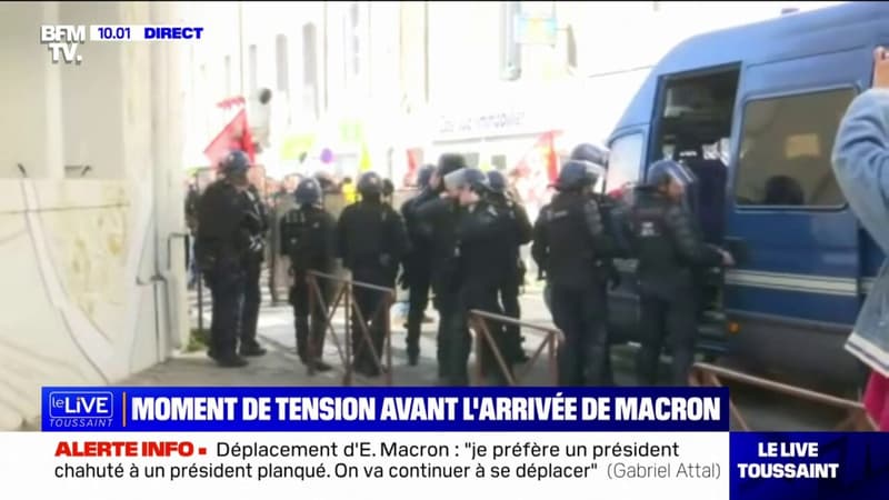 Emmanuel Macron attendu dans l'Hérault: des manifestants tentent de forcer un barrage de police à Ganges
