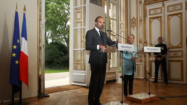 Édouard Philippe et Élisabeth Borne en conférence de presse ce vendredi.