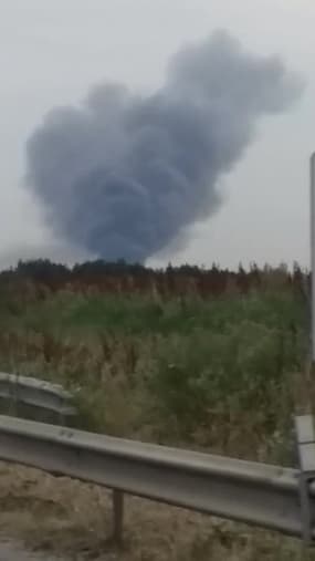 Incendie en cours à Saint-Thibault-des-Vignes (Seine-et-Marne) - Témoins BFMTV
