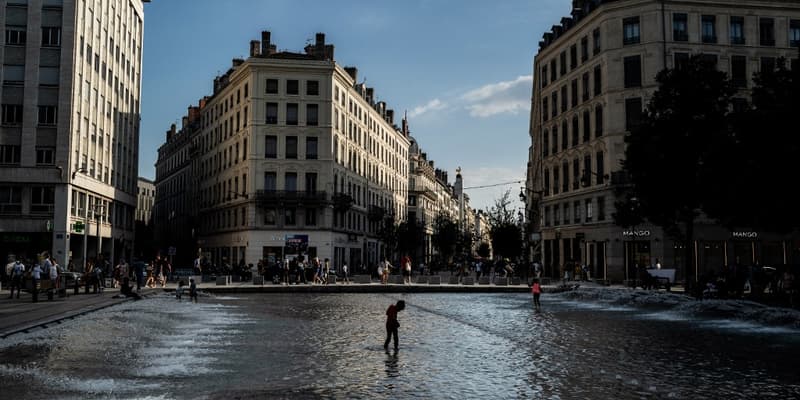 Le centre-ville de Lyon, durant une vague de chaleur, le 30 juillet 2020 (photo d'illustration).