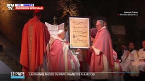 Les images des cadeaux offerts au pape François, lors de la messe d'Ajaccio