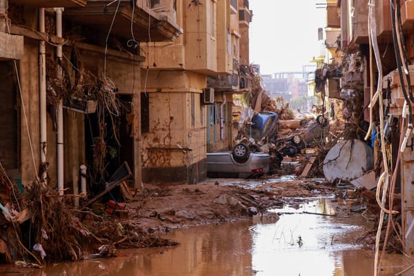 Les rues de Derna, dans l'est de la Libye, après des inondations meurtrières, le 11 septembre 2023.