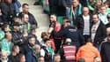 Un supporter de Metz évacué lors de Saint-Étienne-Metz, le 22 avril 2023.