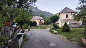 Le hameau du Haut-Vernet (Alpes-de-Haute-Provence) où Emile, un petit garçon de 2 ans et demi, a disparu le 8 juillet 2023.