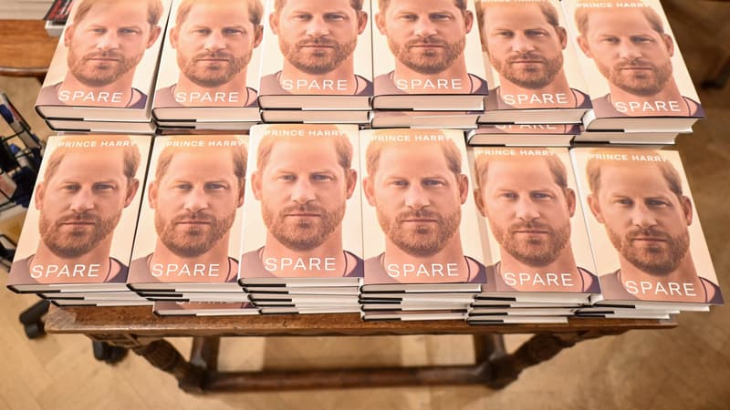 Le livre du prince Harry, en librairies au Royaume-Uni, le 10 janvier 2023.
