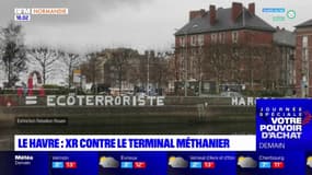 Le Havre: le collectif Extinction Rebellion contre le terminal méthanier