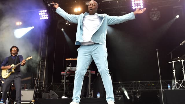 Oxmo Puccino, sur la scène du Festival du Bout du Mondeà Crozon, en 2016.