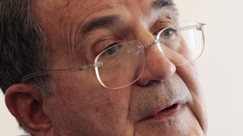 Le Parti démocrate a choisi vendredi de proposer la candidature de Romano Prodi au poste de président de la République en Italie, selon une source présente à la réunion du PD. /Photo prise le 12 mars 2013/REUTERS/Giampiero Sposito
