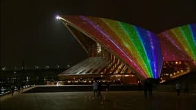 L'opéra de Sydney aux couleurs de l'arc-en-ciel pour l’adoption du mariage pour tous