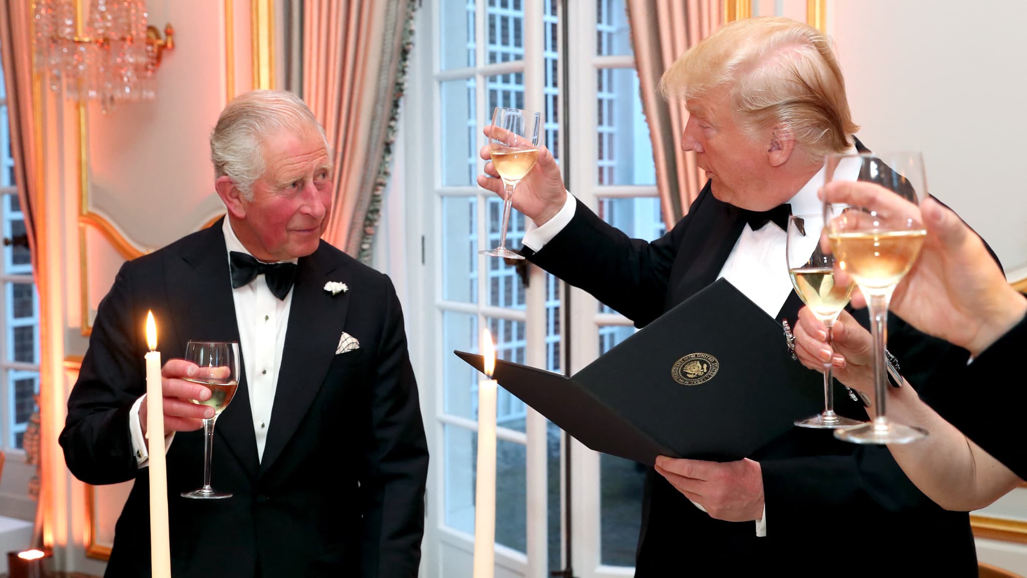 VISITE DE TRUMP AU ROYAUME-UNI: POURQUOI LE PRÉSIDENT AMÉRICAIN AIME TANT LA FAMILLE ROYALE