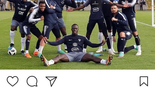 La réaction de Piqué à la photo des Bleus La réaction de Piqué à la photo des Bleus