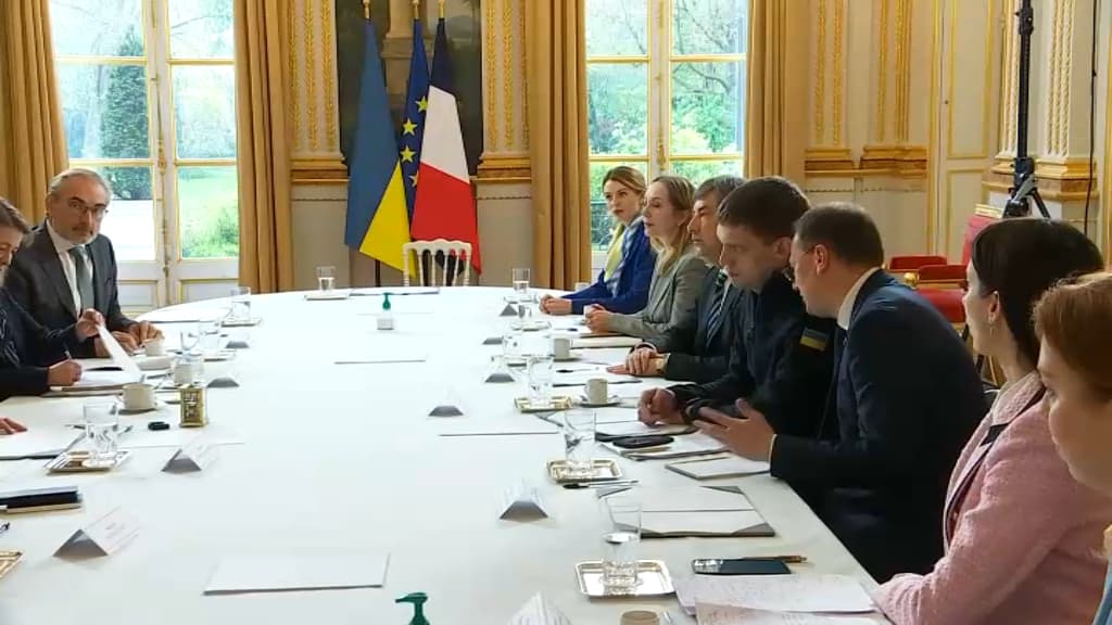 Ivan Fedorov à l'Élysée aux côtés de l'ambassadeur d'Ukraine à Paris. Ivan Fedorov à l'Élysée aux côtés de l'ambassadeur d'Ukraine à Paris.