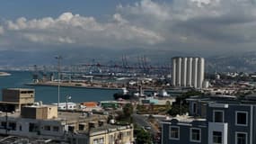 Le port de Beyrouth, deux ans après l'explosion des silos.