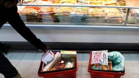 Les aliments industriels contiennent encore trop de gras, de sel et de sucre.