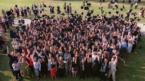 Des étudiants d'HEC lors de leur remise de diplôme.