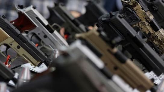 Il trouve une arme à feu dans un sac à dos: un enfant de 2 ans se tue au Texas
